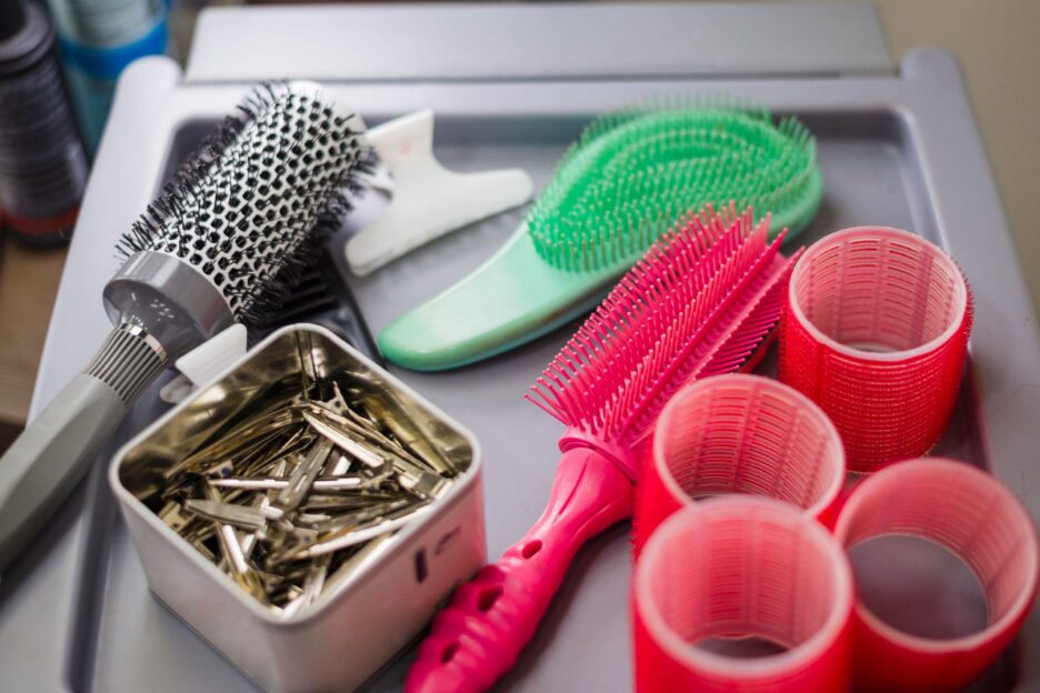 cats and dogs grooming tools